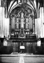 Órgano y vista general del Coro que tuvo la iglesia Mayor, donde se enterró a Antonio J. Navarro.